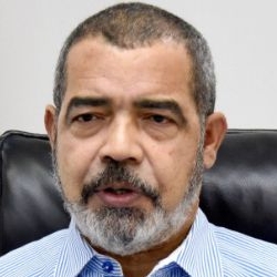 Rolando Reyes